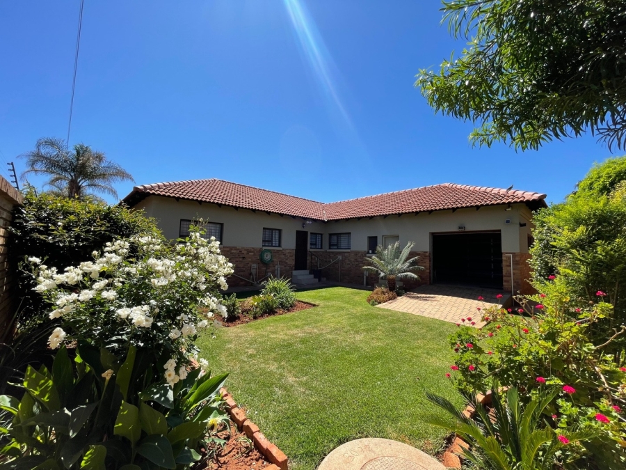 3 Bedroom Property for Sale in Wilkoppies North West